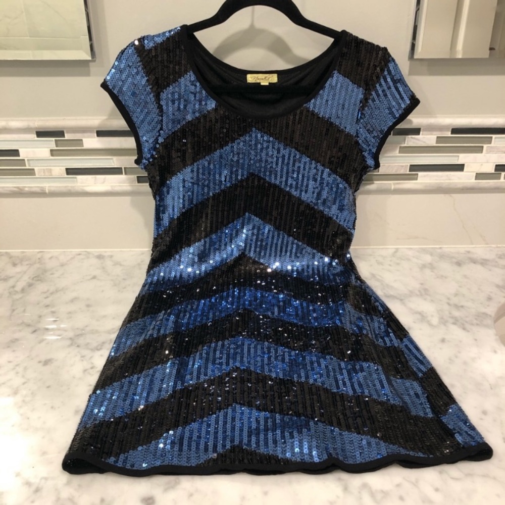 Black / Blue Sparkly Sequin Cap Sleeve Mini Dress